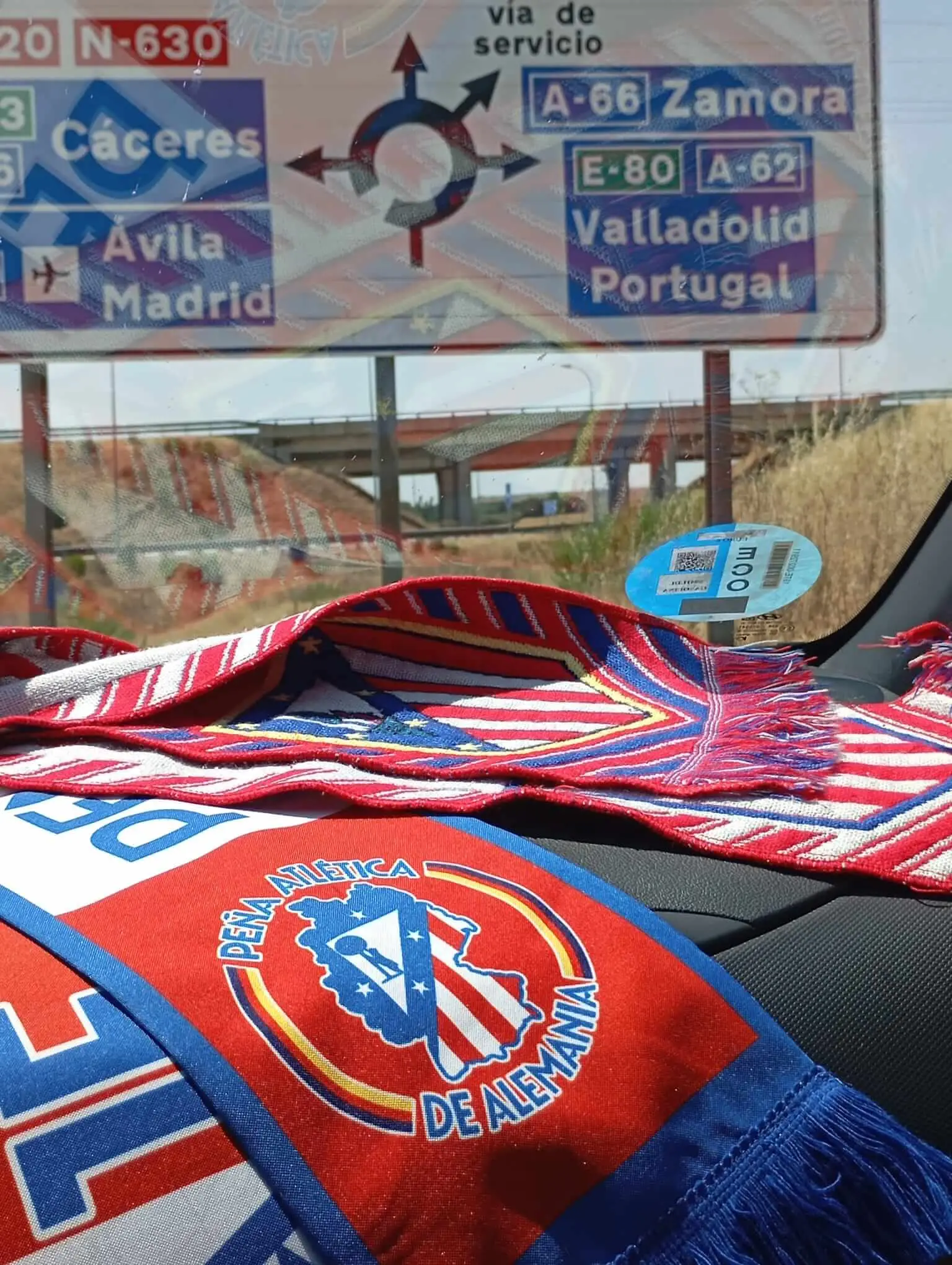 EIN VORBEREITUNGSSPIEL, ZWEI VERRÜCKTE UND 40°